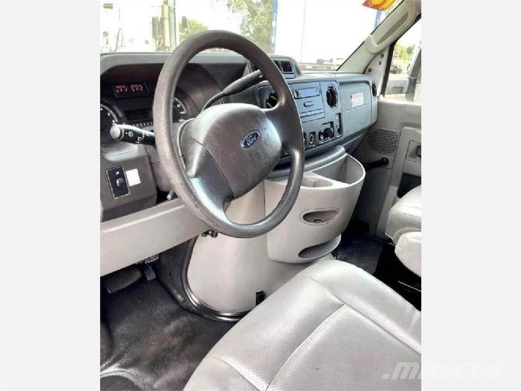 Ford E-350 Camion Fourgon