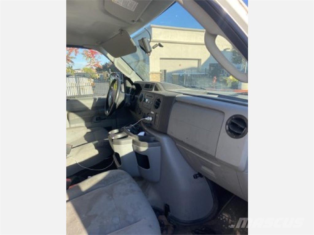 Ford E350 Camion Fourgon