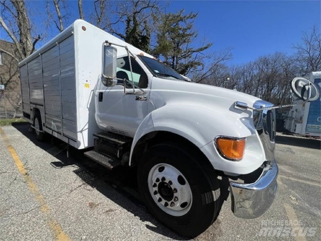 Ford F750 Camion Fourgon