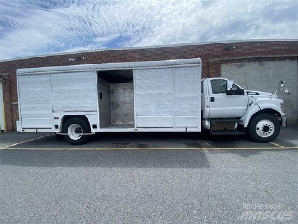Ford F750 Camion de livraison de boisson