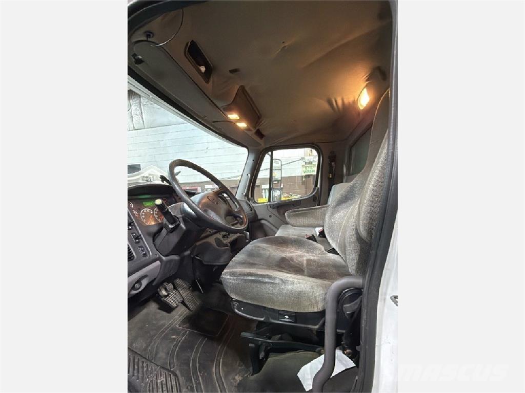 Freightliner M2 Camion frigorifique