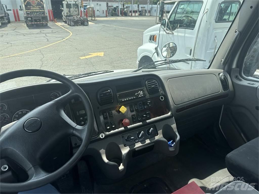 Freightliner M2 106 Tracteur routier