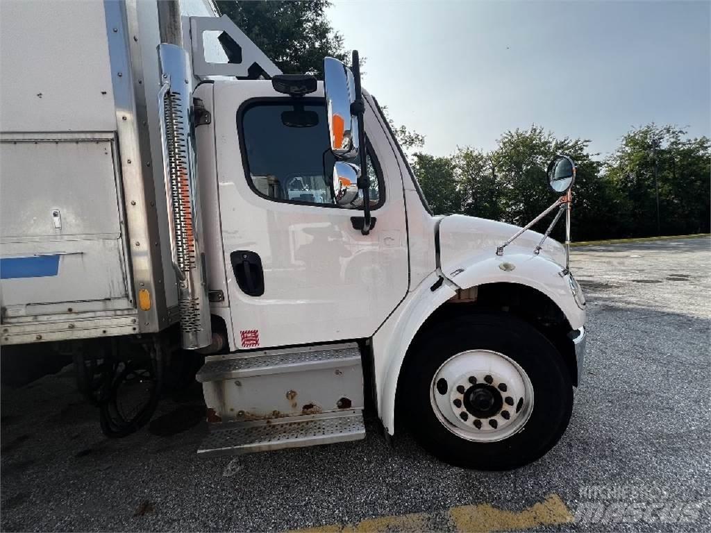 Freightliner M2-106 Camion Fourgon