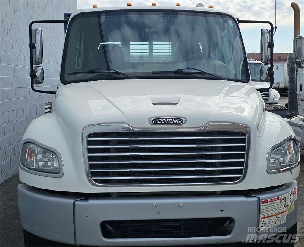 Freightliner M2 106 Camion plateau
