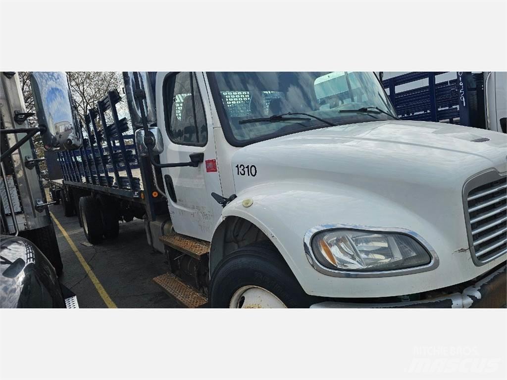 Freightliner M2 106 Camion plateau