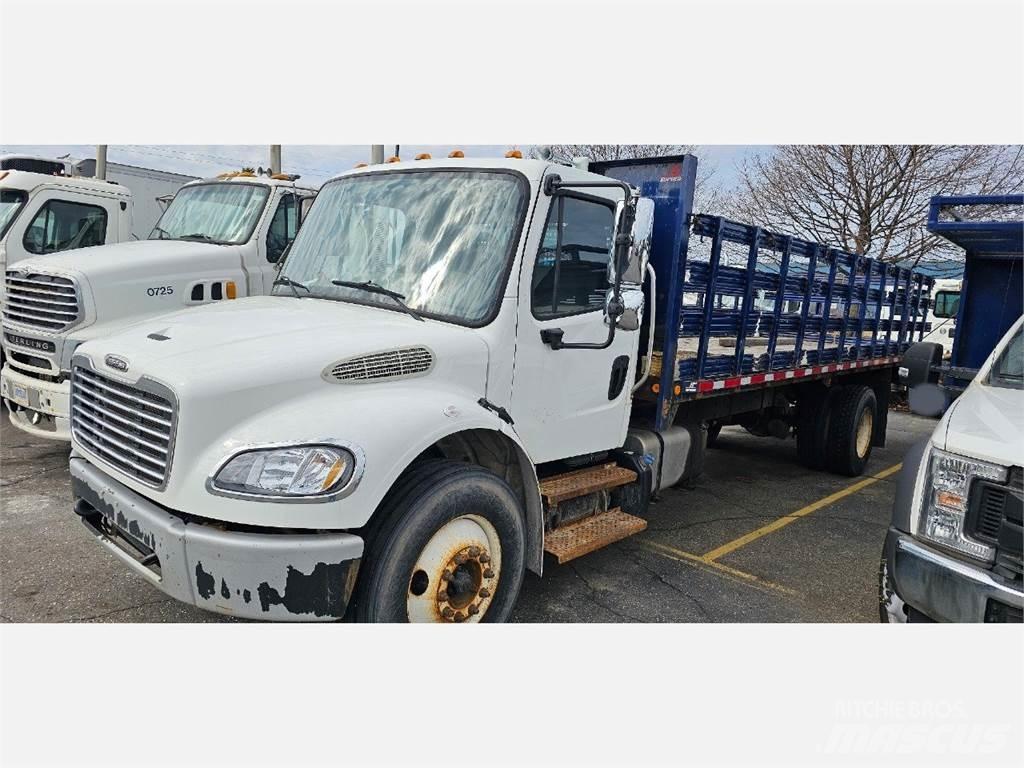 Freightliner M2 106 Camion plateau