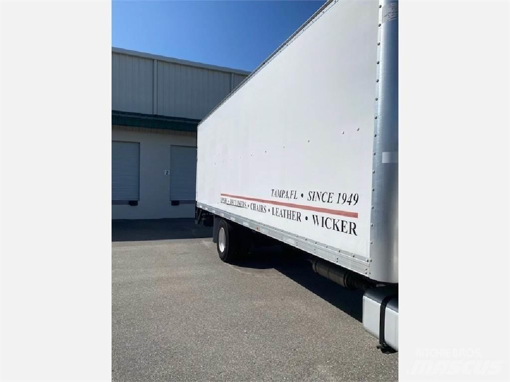 Freightliner M2 106 Camion Fourgon