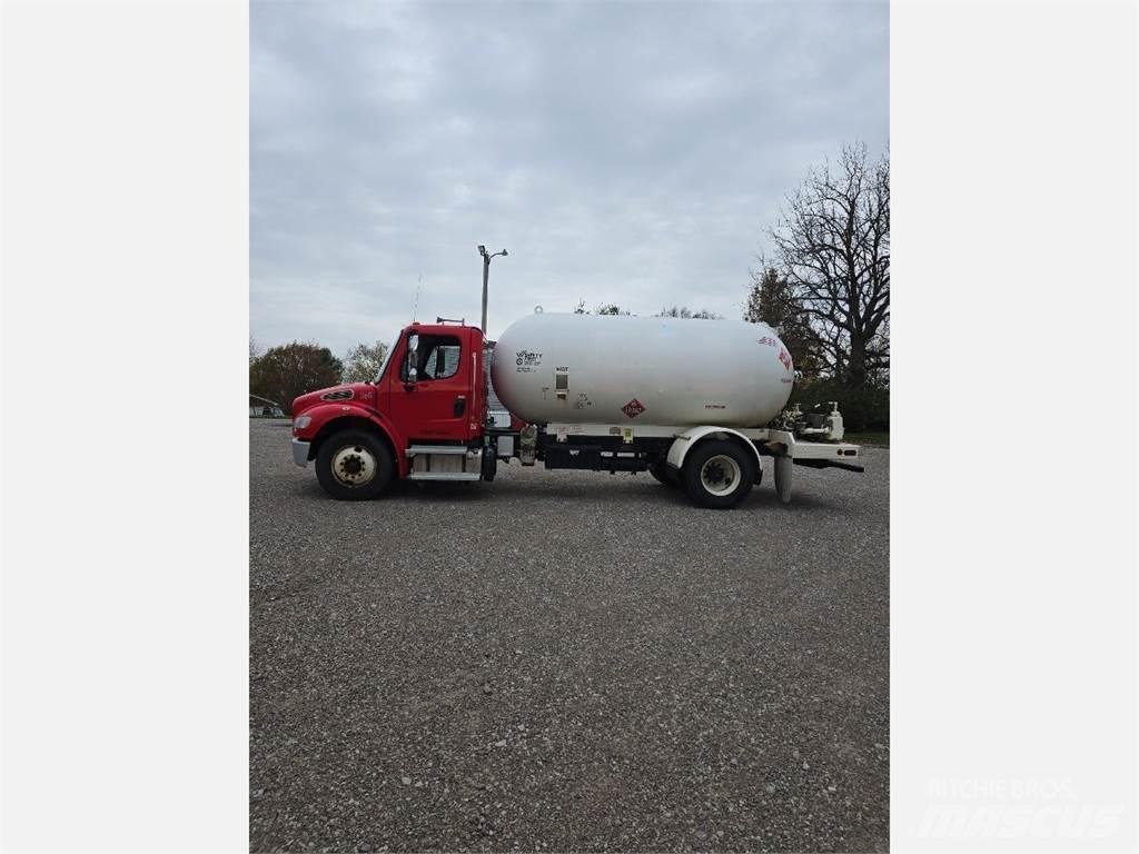 Freightliner M2 106 Autre camion