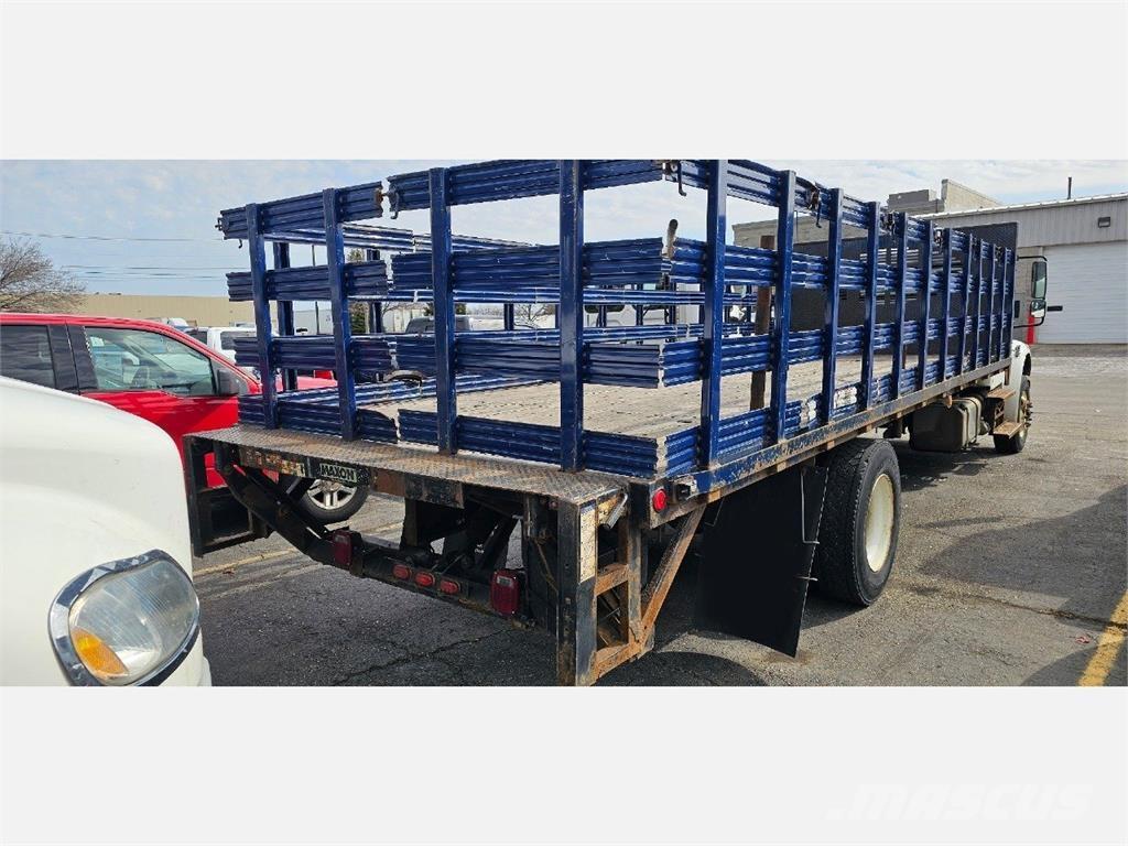 Freightliner M2 106 Camion plateau