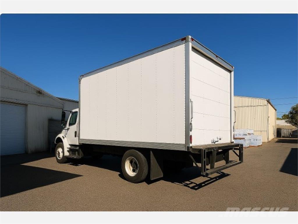 Freightliner M2 106 Camion Fourgon