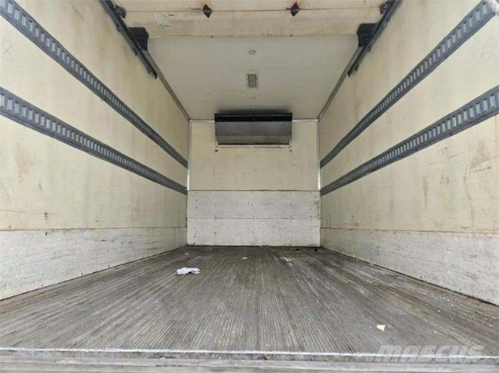 Hino 195 Camion frigorifique