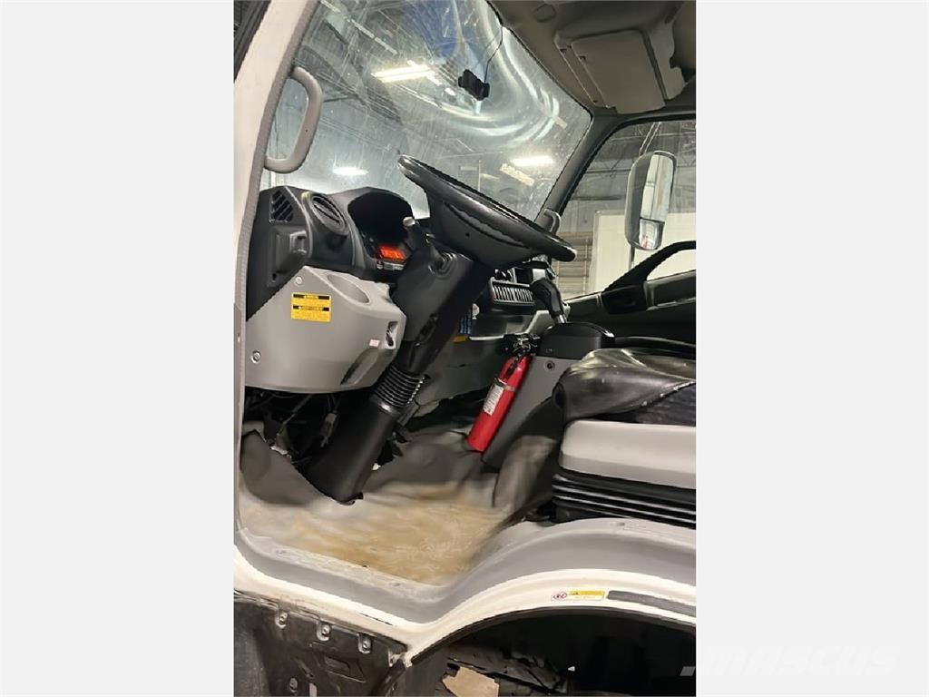 Hino 195 Camion frigorifique