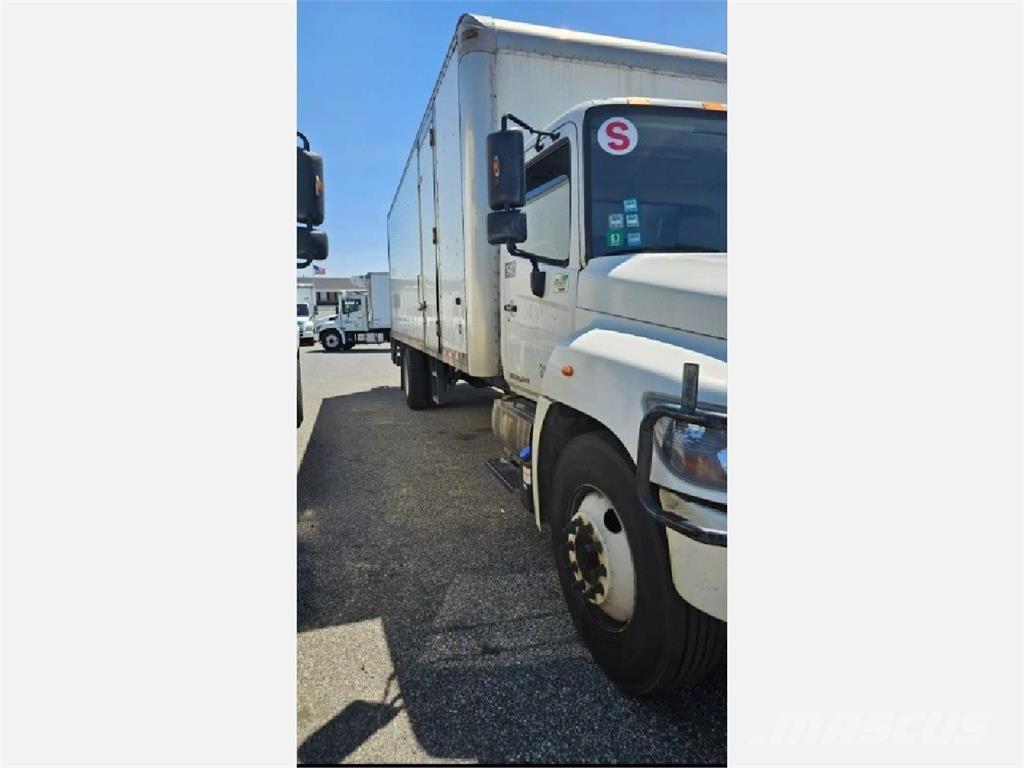 Hino 268 Camion Fourgon