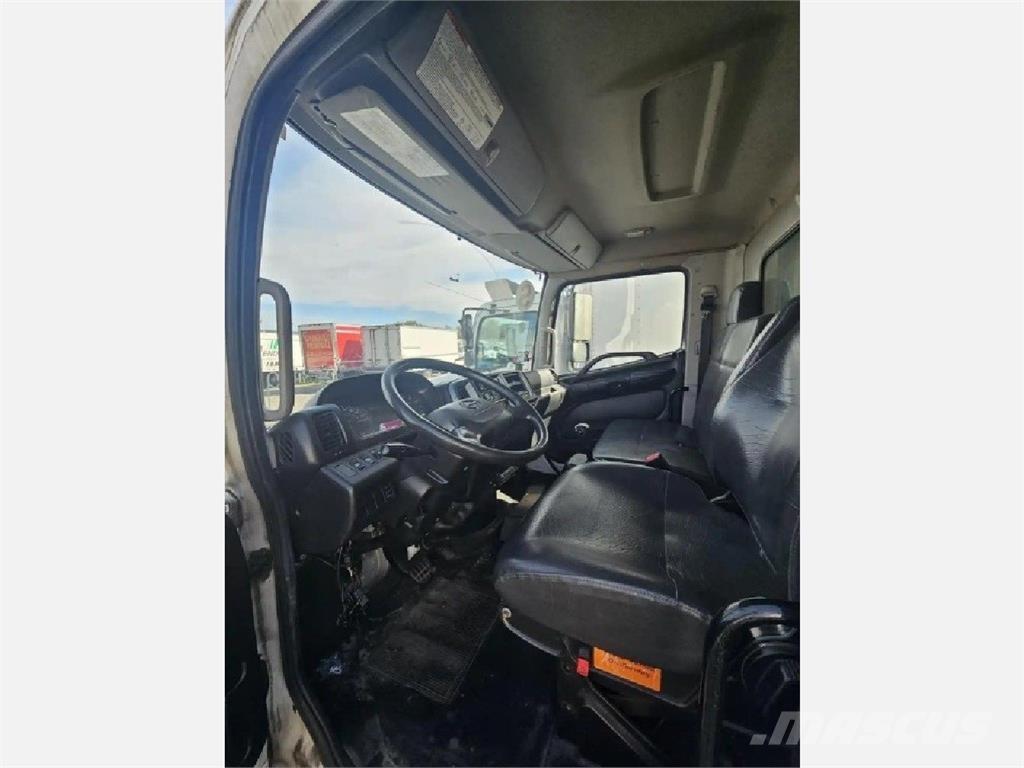 Hino 268 Camion frigorifique