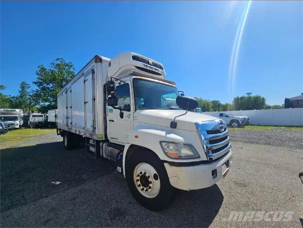Hino 268 Camion frigorifique
