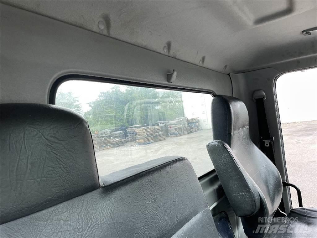 Hino 338 Châssis cabine