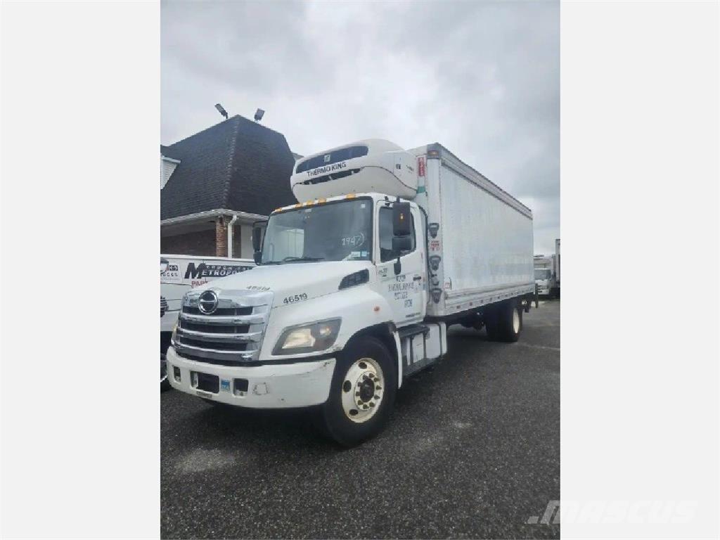 Hino 338 Camion frigorifique