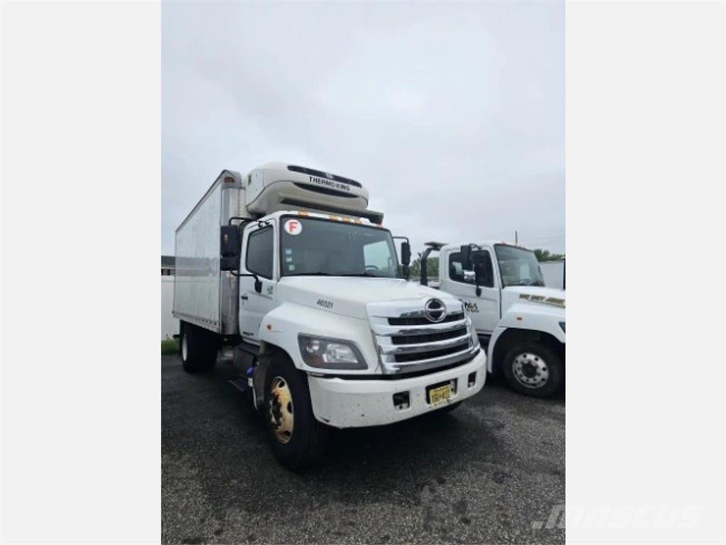 Hino 338 Camion frigorifique
