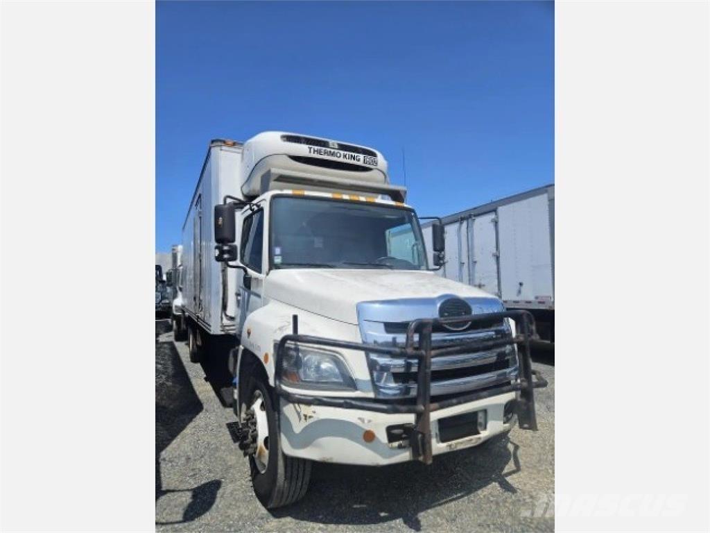 Hino 338 Camion frigorifique