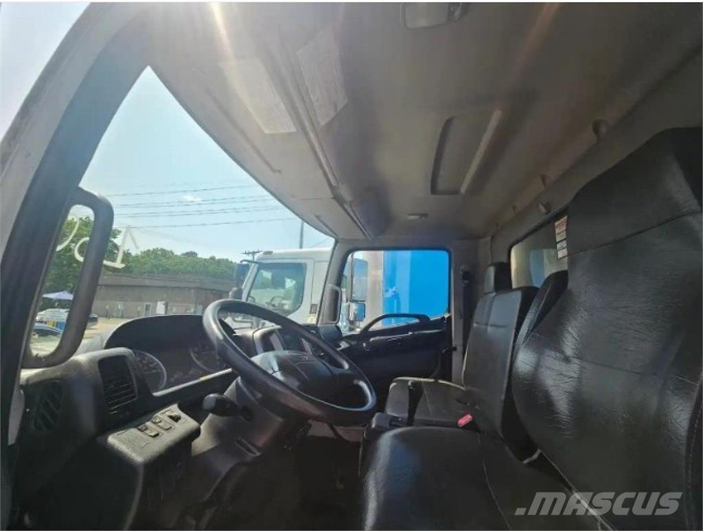 Hino 338 Camion frigorifique