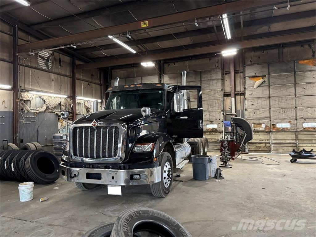 International HX620 Tracteur routier