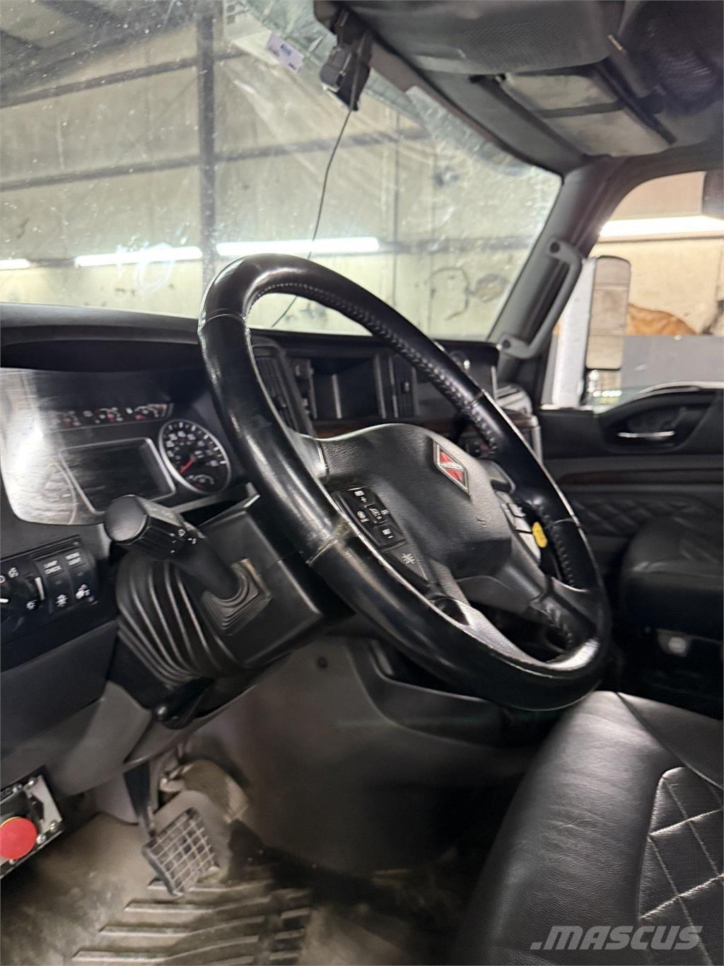 International HX620 Tracteur routier