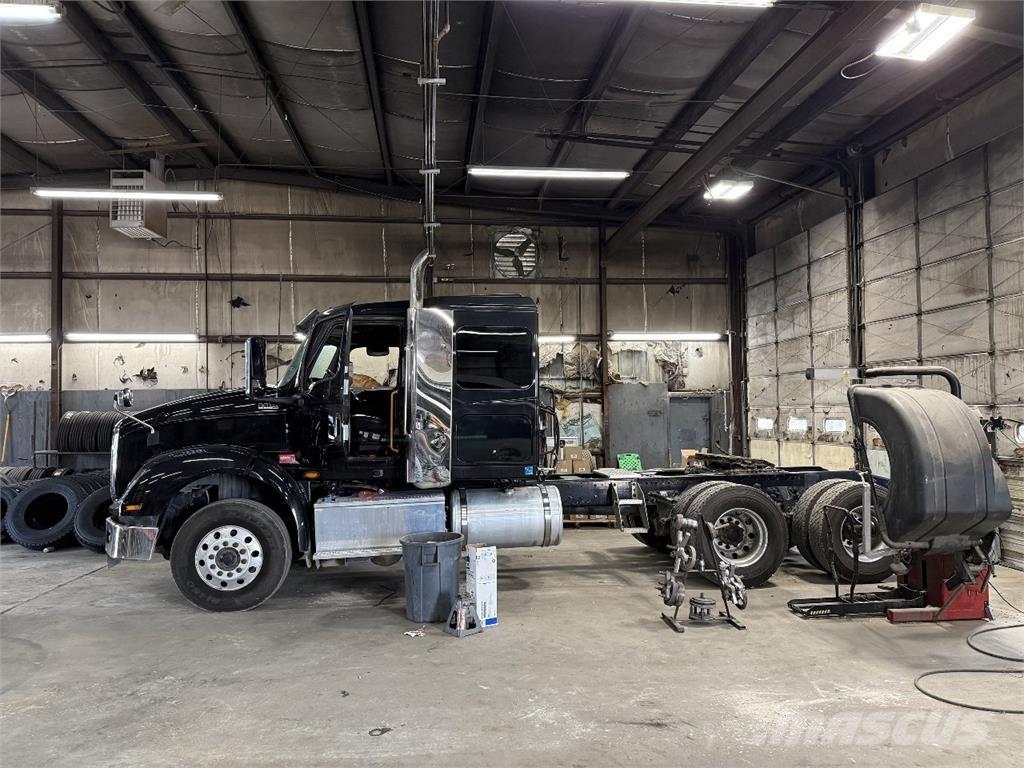 International HX620 Tracteur routier