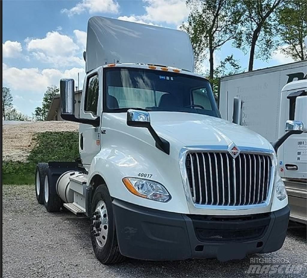 International LT Tracteur routier