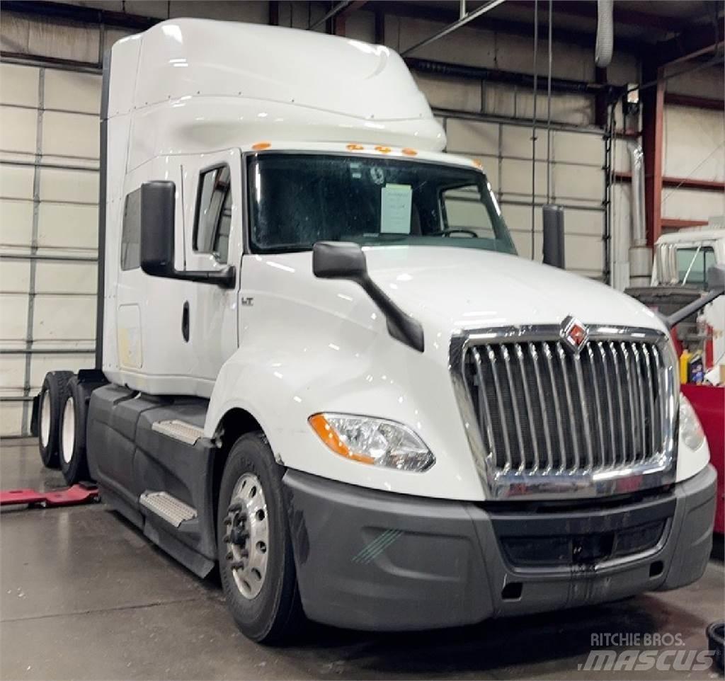 International LT Tracteur routier