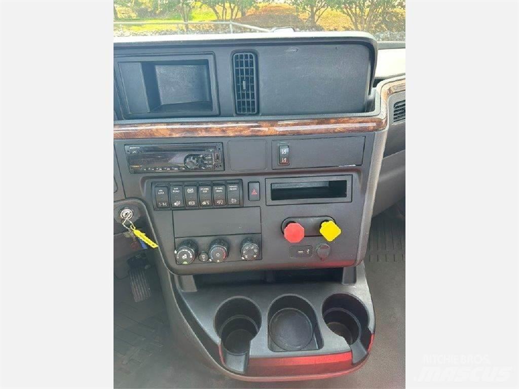 International LT Tracteur routier
