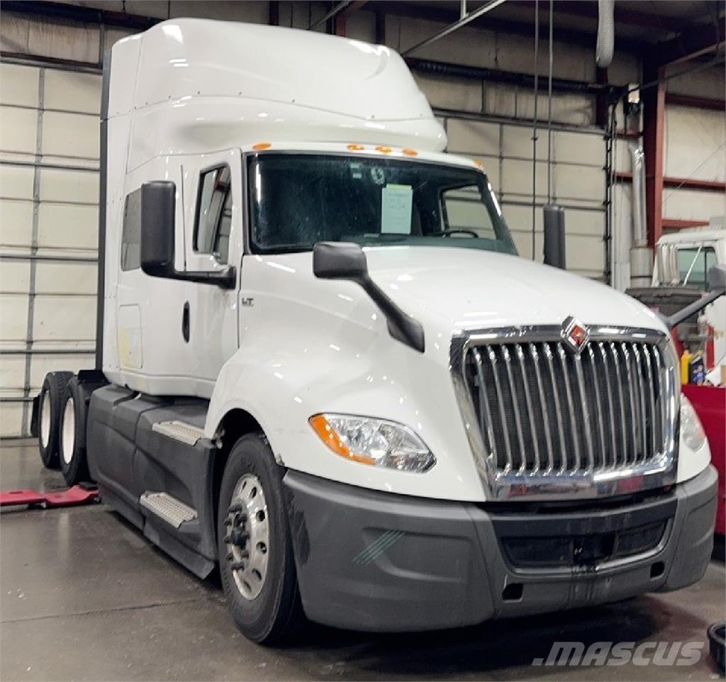 International LT Tracteur routier