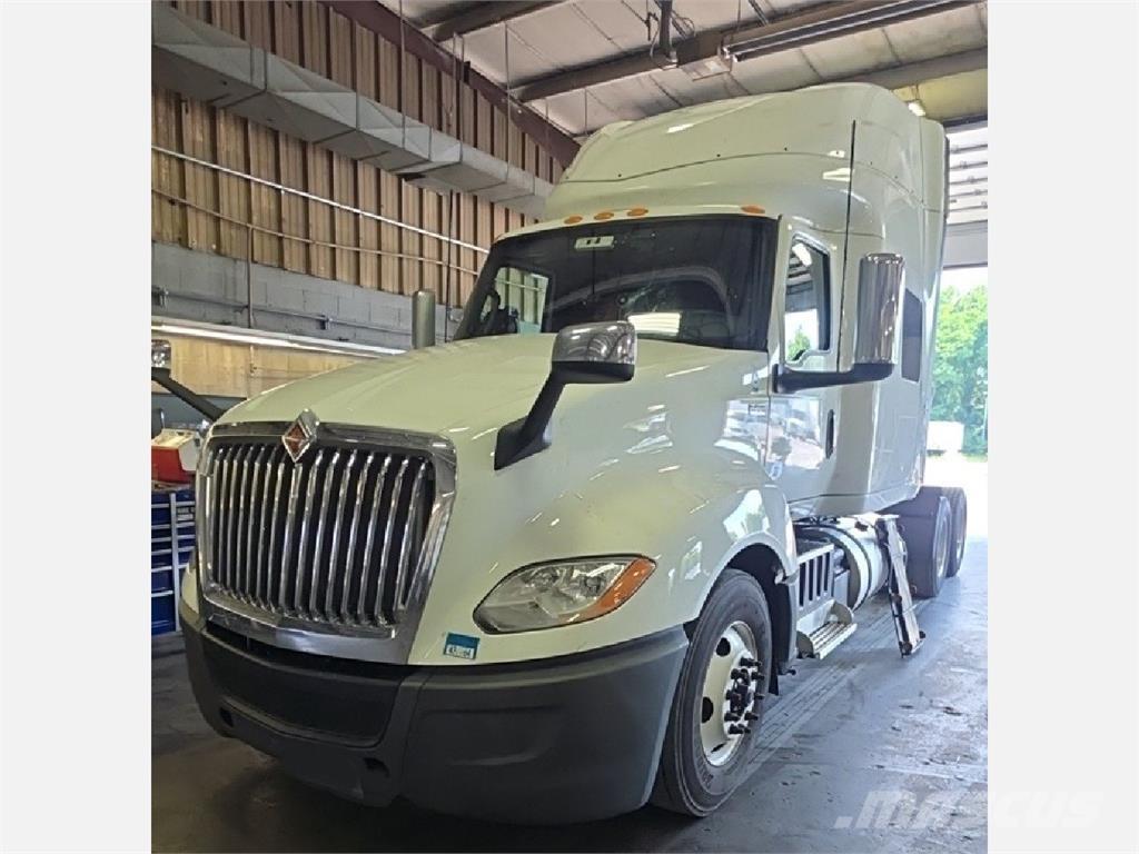 International LT Tracteur routier