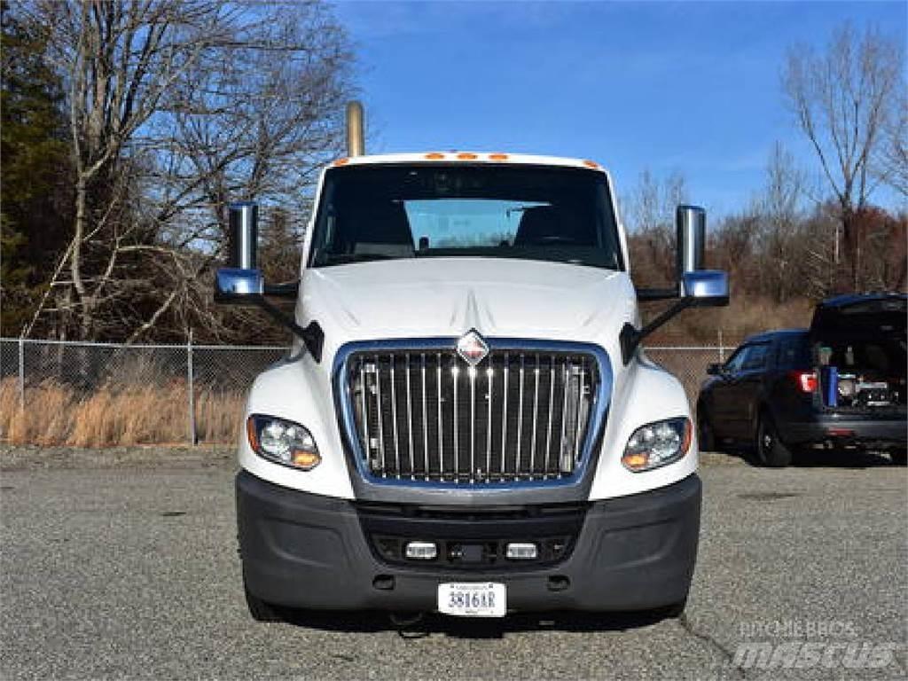 International LT625 Tracteur routier