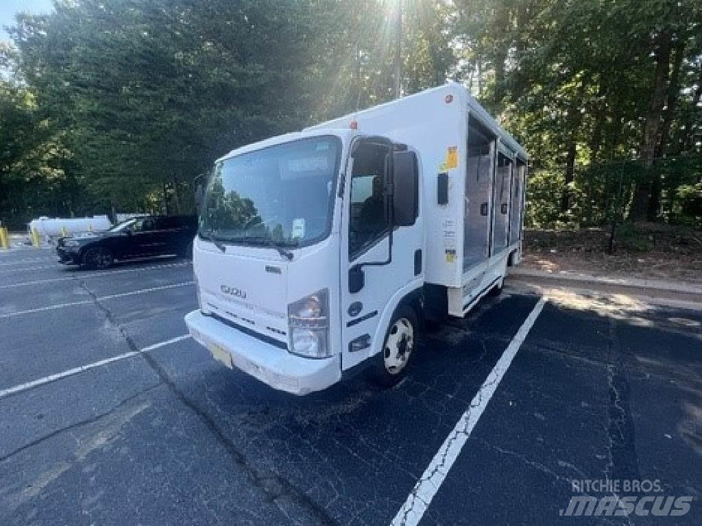 Isuzu NRR Camion de livraison de boisson