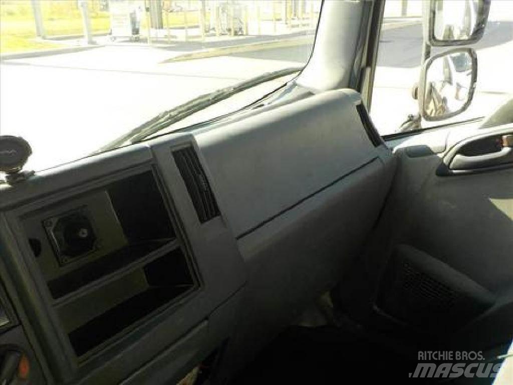 Isuzu NRR Camion de livraison de boisson