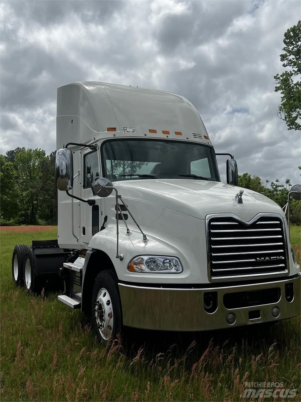 Mack AN64T Tracteur routier