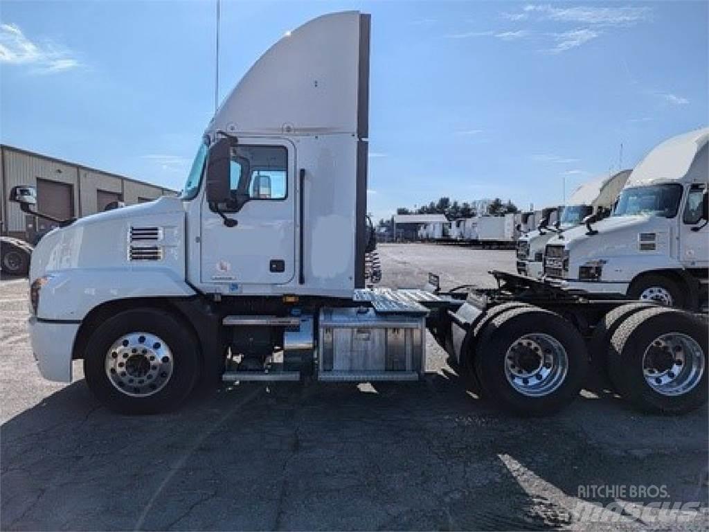 Mack AN64T Tracteur routier