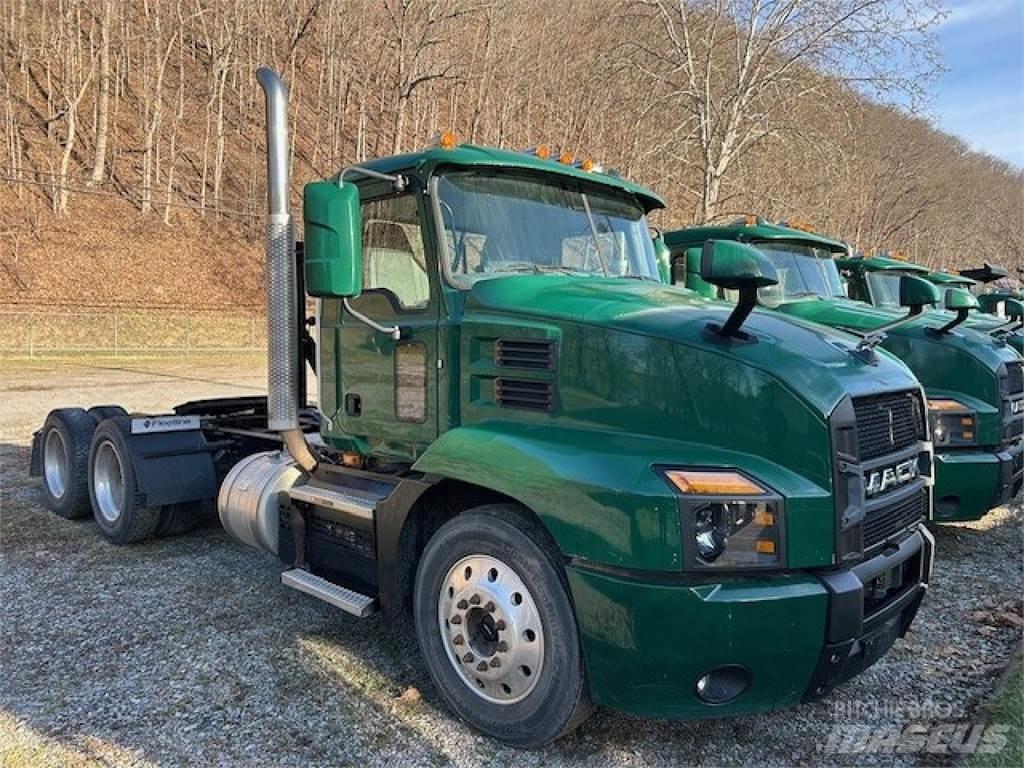 Mack AN64T Tracteur routier