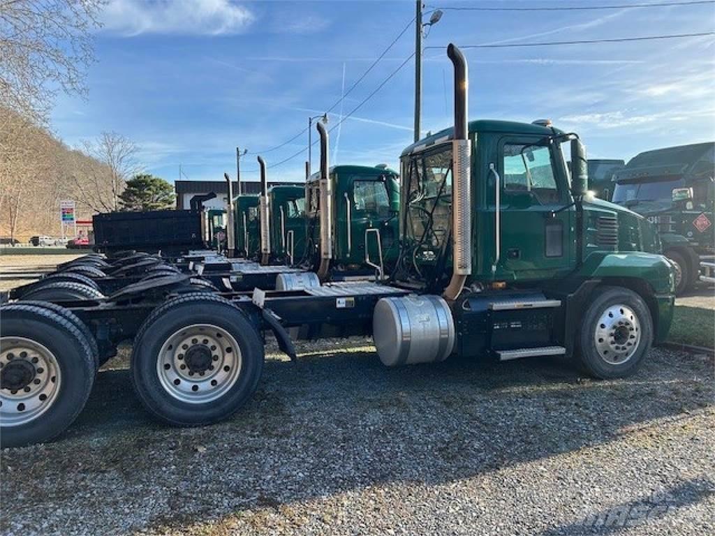 Mack AN64T Tracteur routier