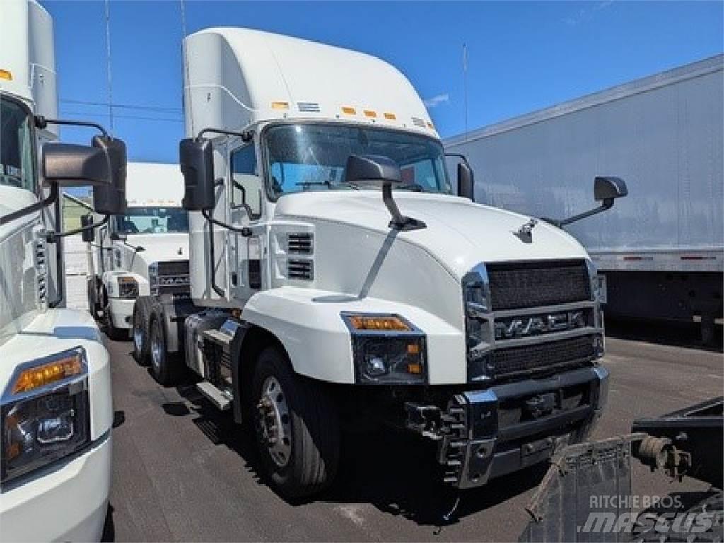 Mack AN64T Tracteur routier