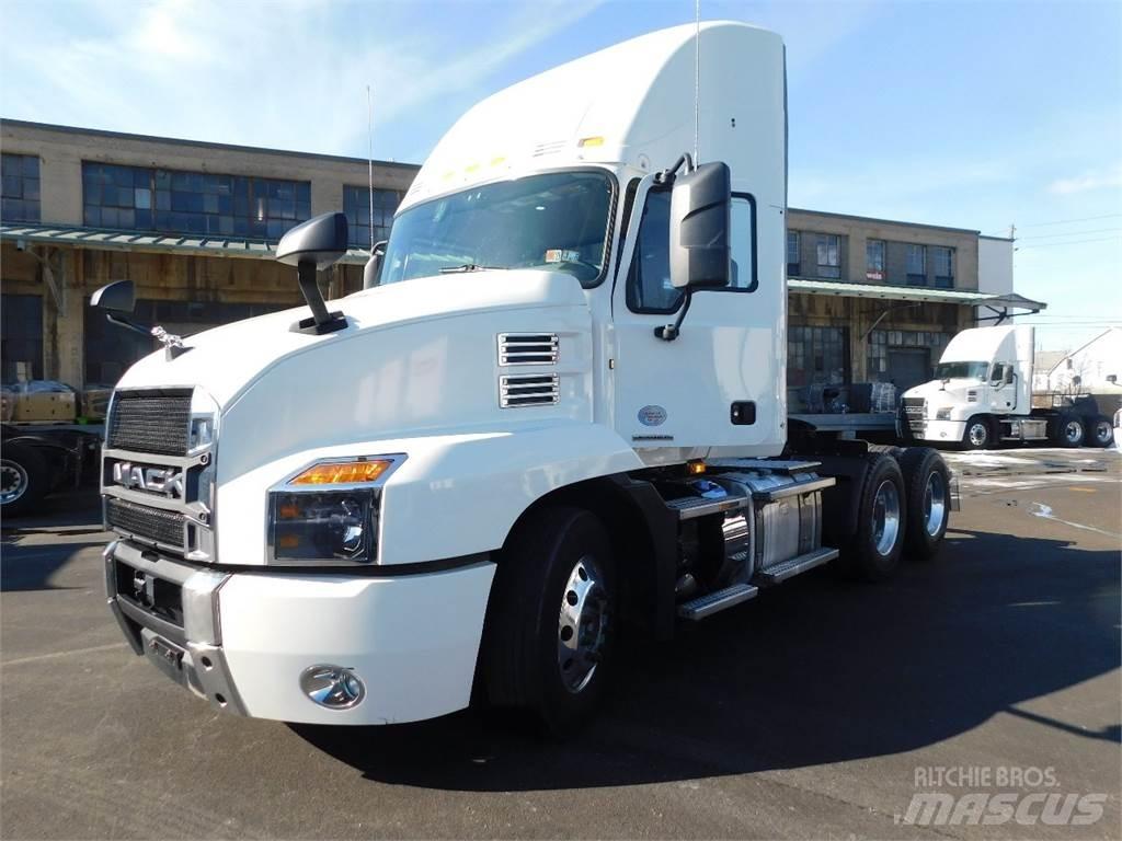 Mack AN64T Tracteur routier