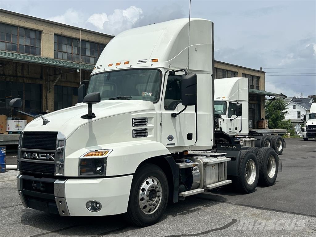 Mack AN64T Tracteur routier
