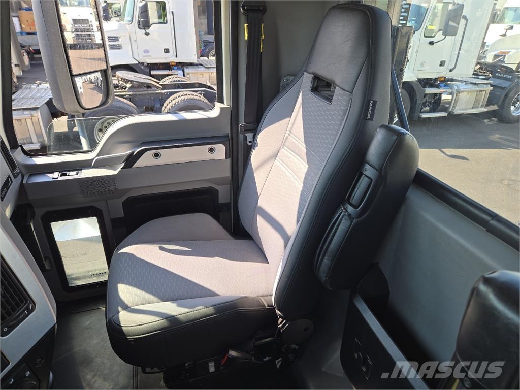 Mack AN64T Tracteur routier