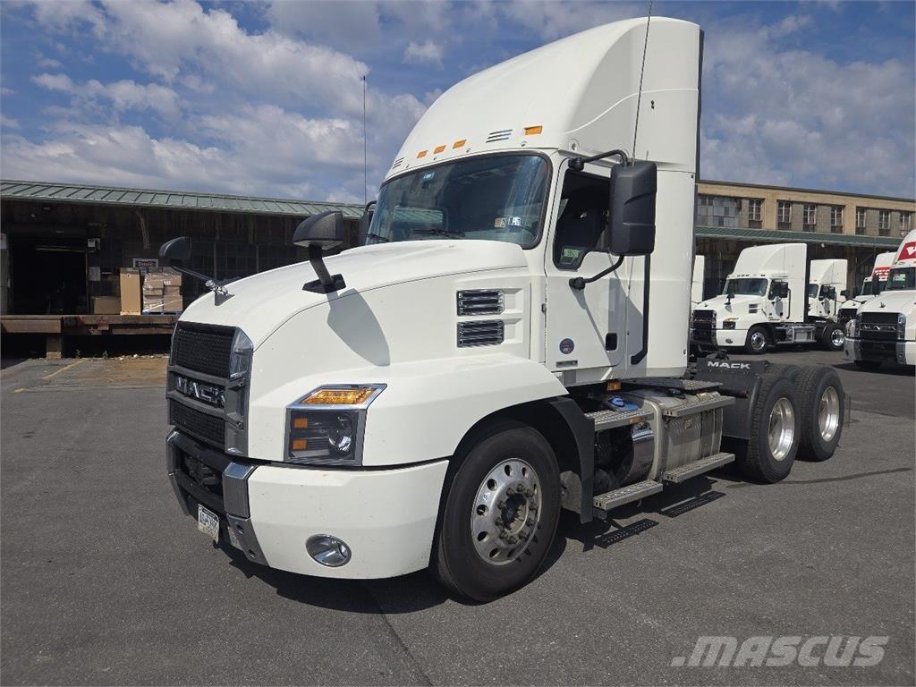 Mack AN64T Tracteur routier