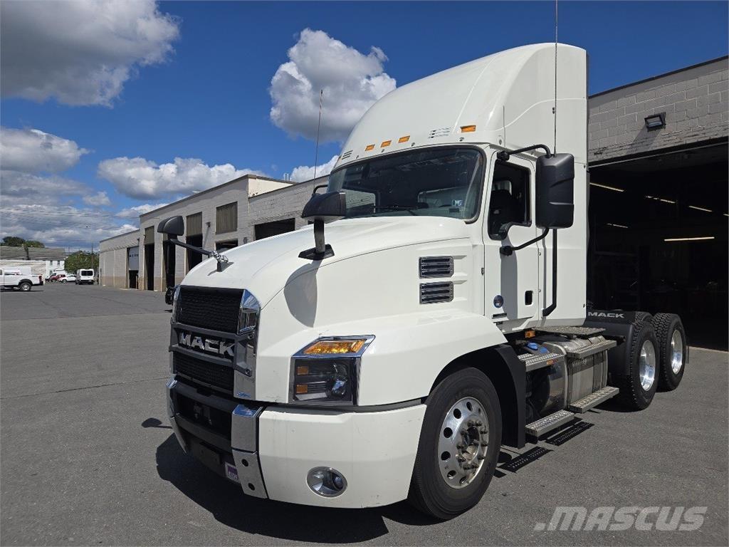 Mack AN64T Tracteur routier