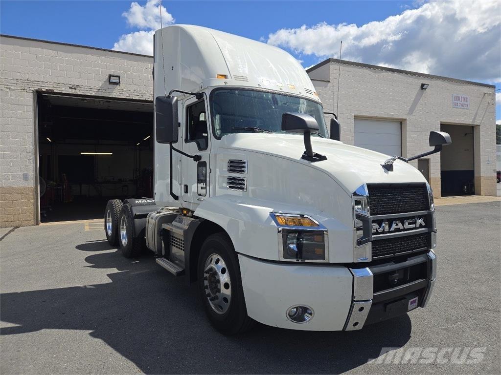 Mack AN64T Tracteur routier
