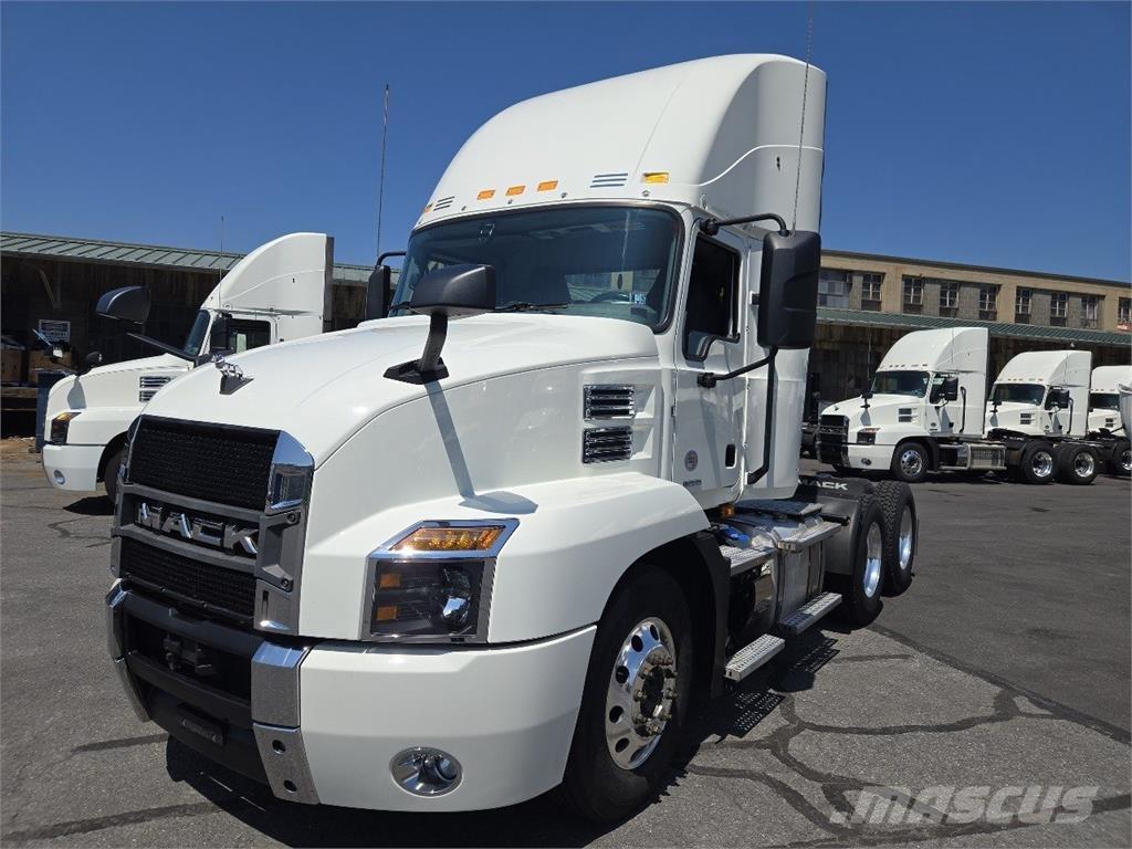 Mack AN64T Tracteur routier