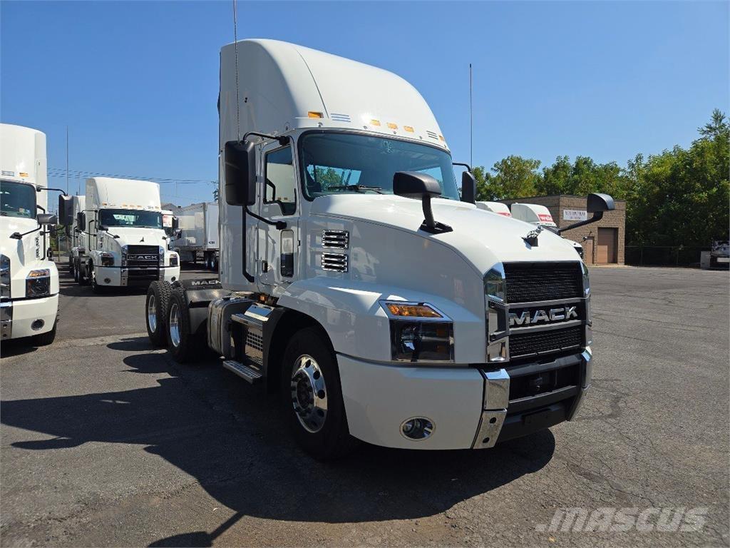 Mack AN64T Tracteur routier