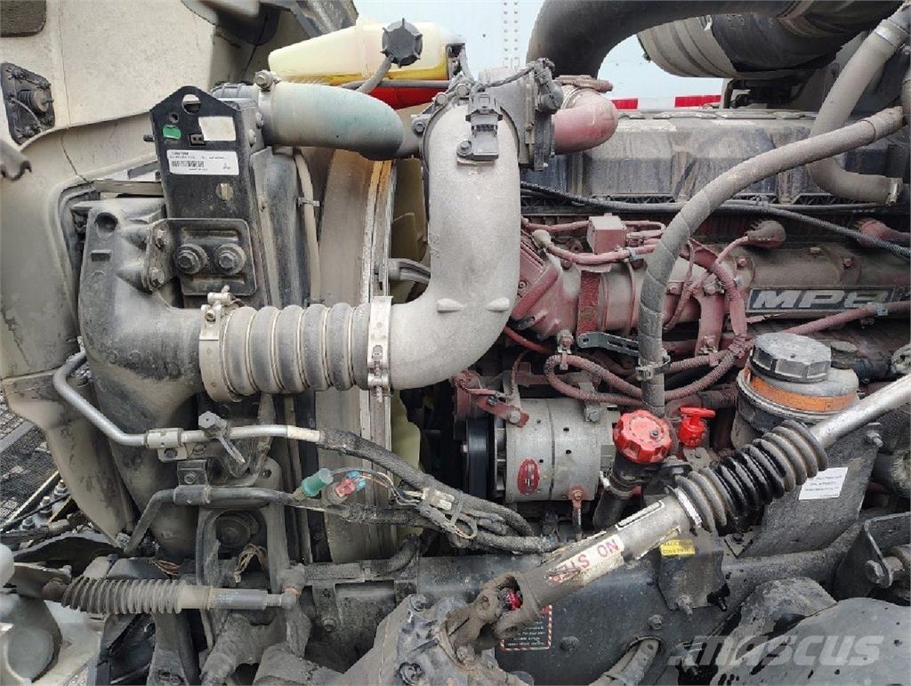Mack Anthem 64T Tracteur routier