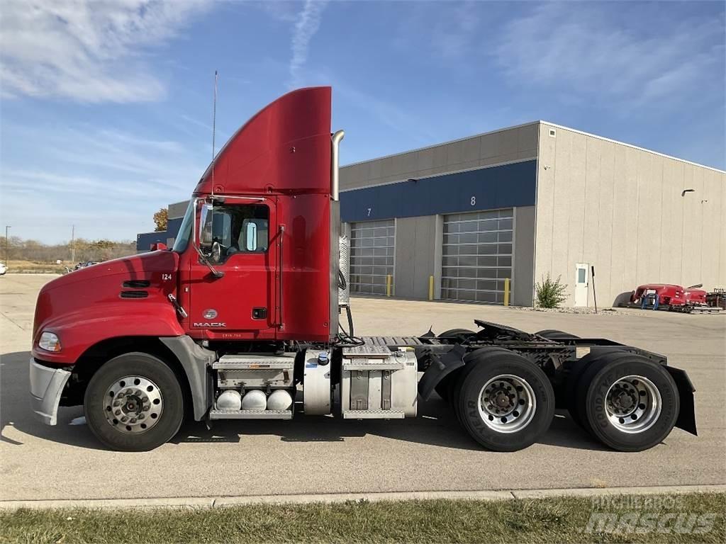 Mack CXU613 Tracteur routier